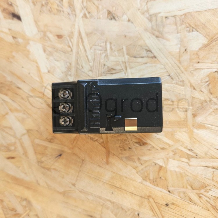 PCM300_2.jpg
